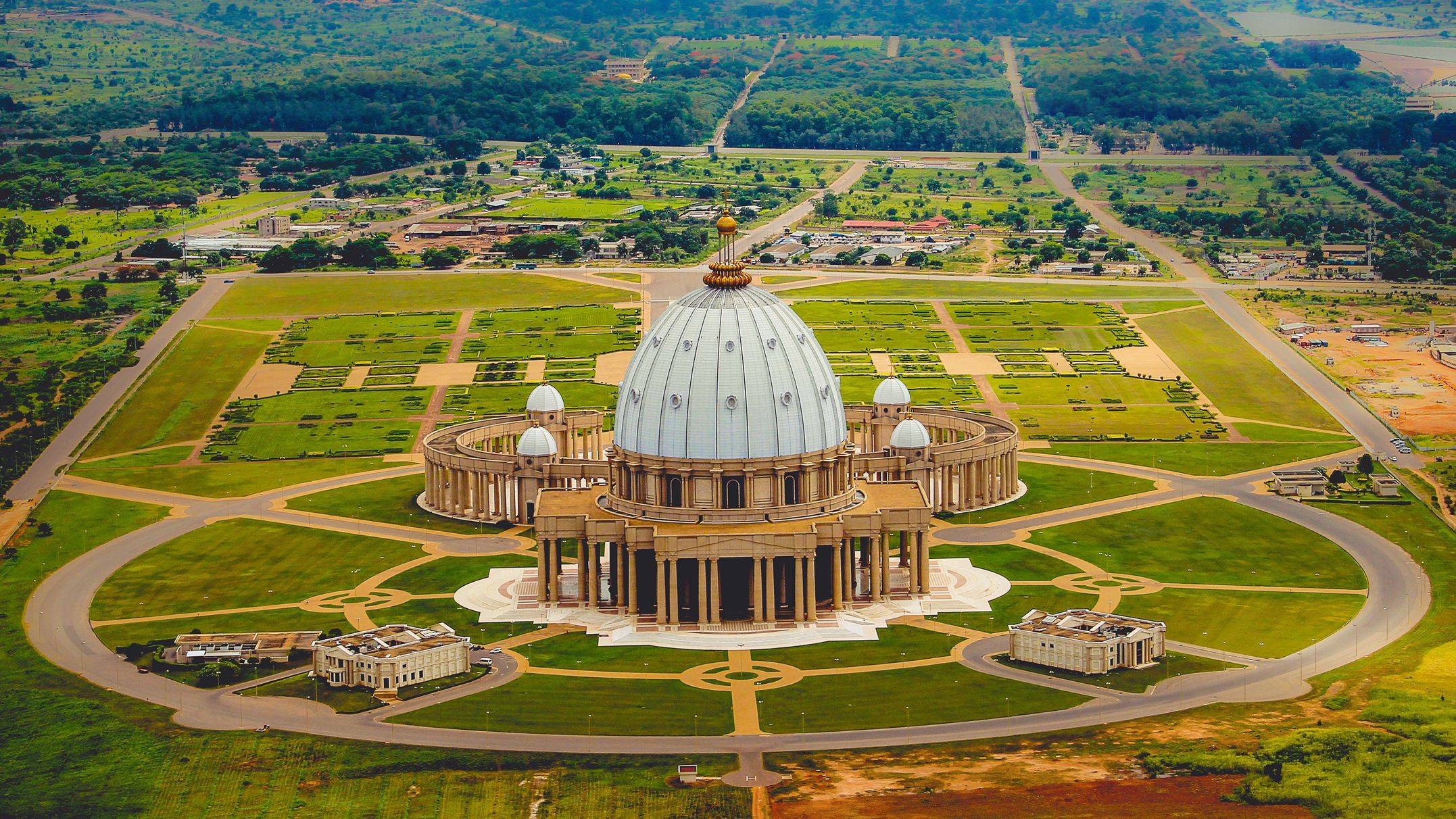 the-biggest-churches-in-the-world-worldatlas